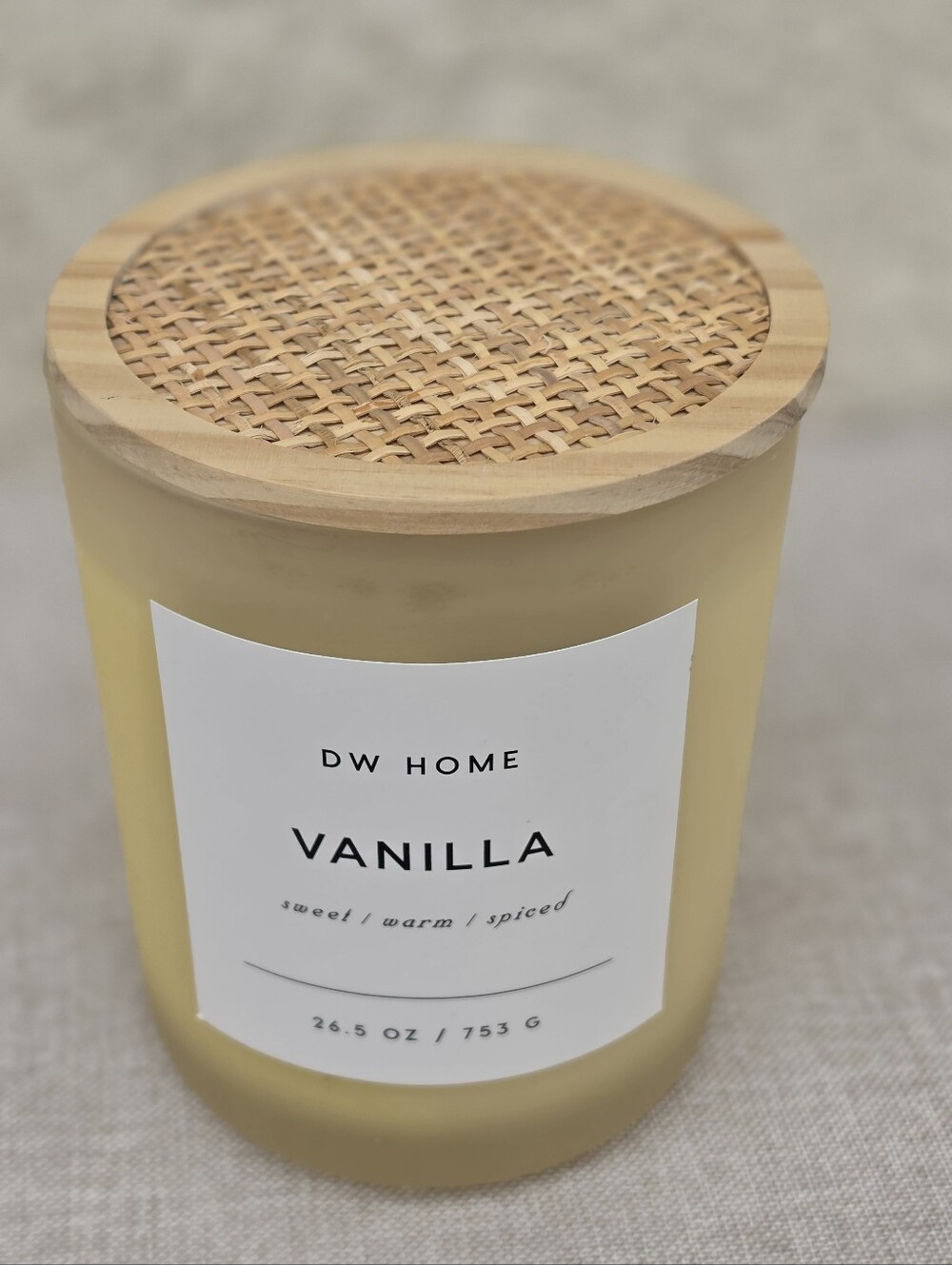 DW Home Vanilla Scented Candle – Cream Frosted Jar Woven Wood Lid 26.5oz New